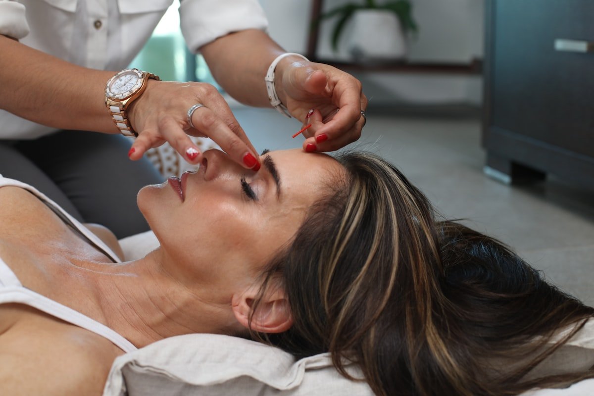 Dermal Fillers Puerto Vallarta – Natural Results at Redna Aesthetics Woman with naturally enhanced glowing skin after dermal filler treatment at Redna Aesthetics Puerto Vallarta